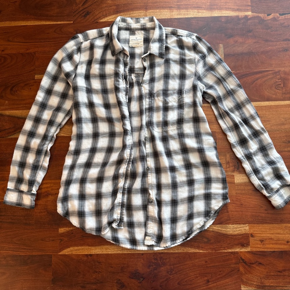 American Eagle Outfitters Black & White Plaid Button-Down Shirt
